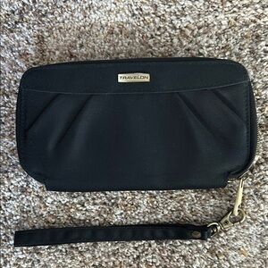 Travelon wristlet wallet, Black